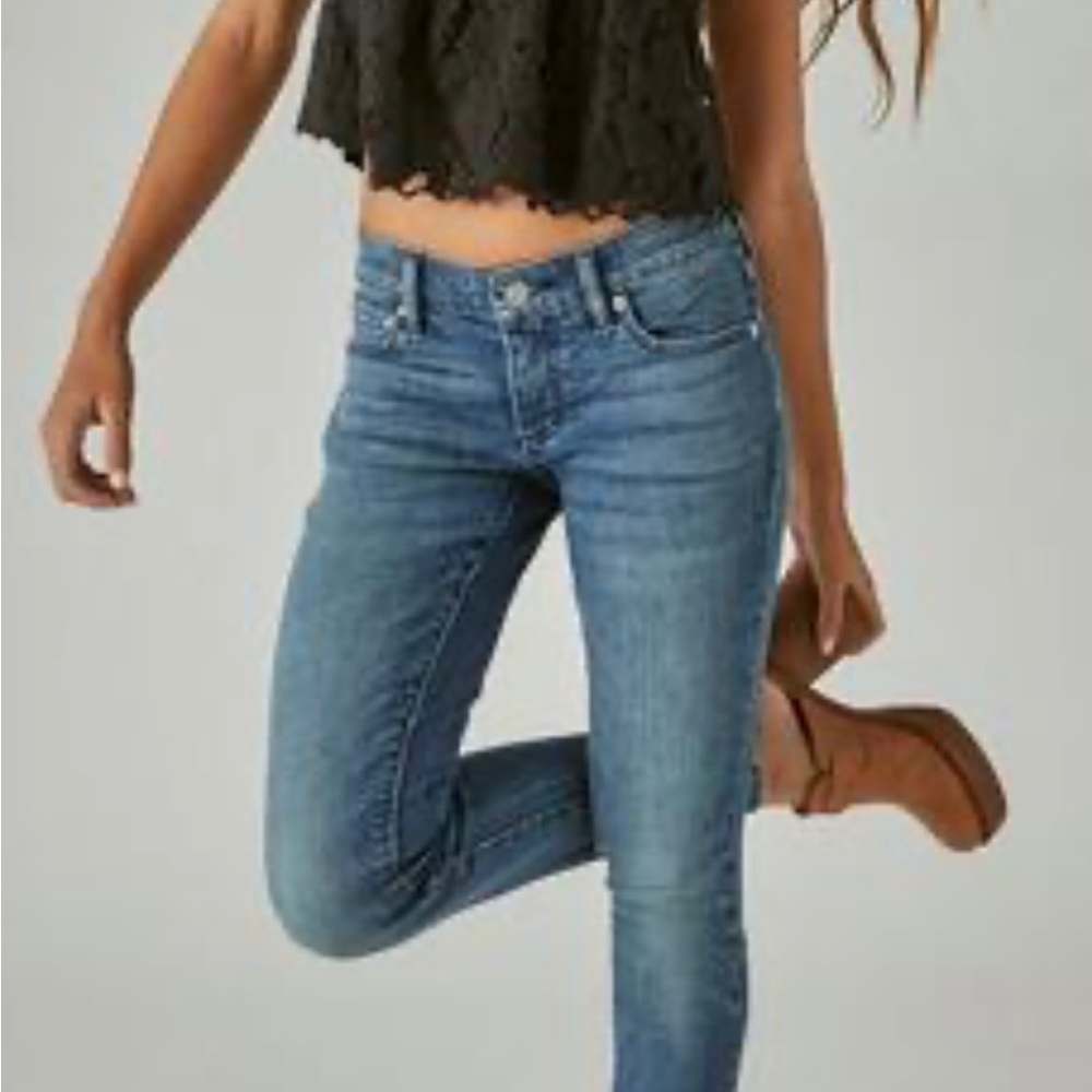 Size 4 Lucky Brand Skinny Jeans